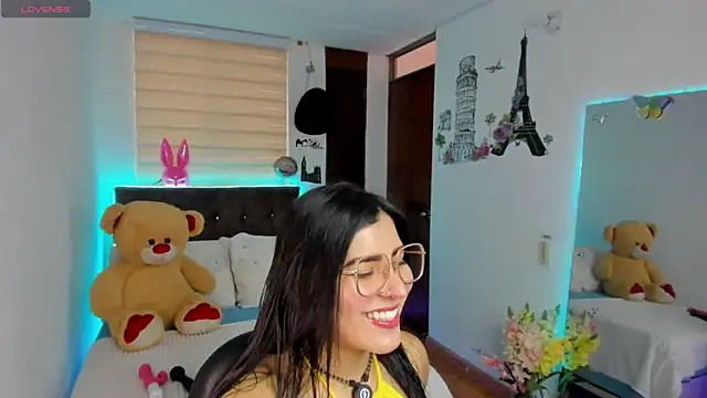 Luxxur69 online show from May 4, 2026, 8:38 pm