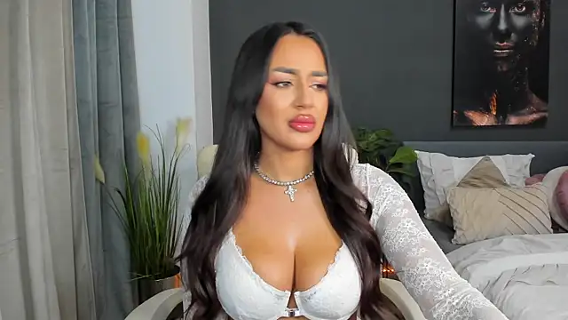 Snapshot of Sonia__Rey chatting on October 12, 2025, 6:29 pm Sonia Rey online show from October 12, 2025, 6:29 pm