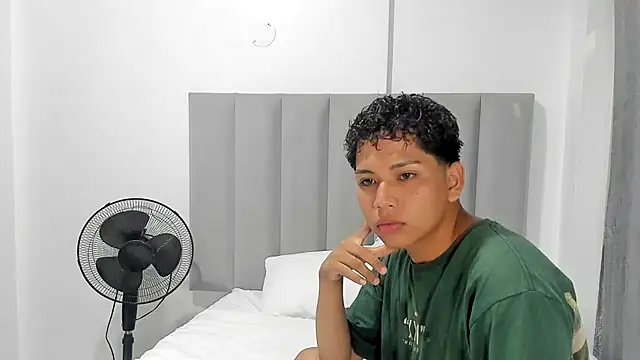 jonmaykolrose online show from December 12, 2024, 3:10 am