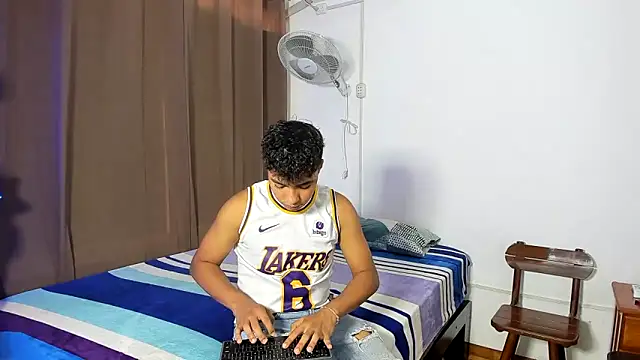 jonmaykolrose online show from February 7, 2025, 10:20 pm