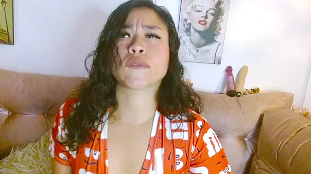 Snapshot of hinataleecs chatting on December 28, 2024, 2:43 am hinataleecs online show from December 28, 2024, 2:43 am