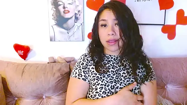 Snapshot of hinataleecs chatting on February 28, 2025, 11:36 am hinataleecs online show from February 28, 2025, 11:36 am