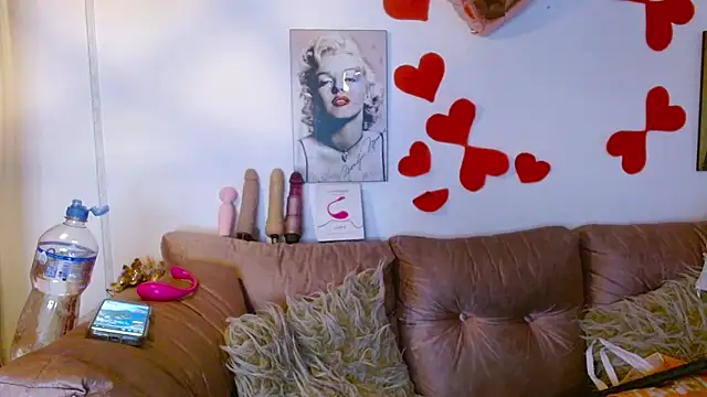 Snapshot of hinataleecs chatting on March 22, 2025, 4:35 am hinataleecs online show from March 22, 2025, 4:35 am