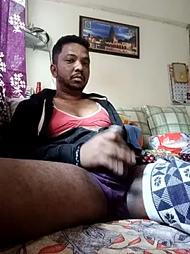 Mmm992170 online show from December 18, 2025, 4:40 am