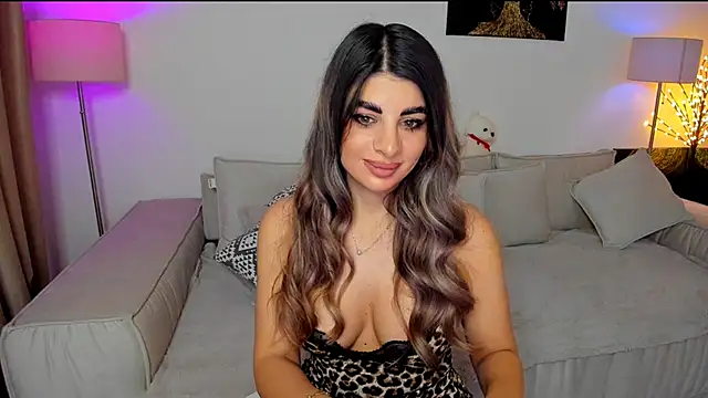 Snapshot of Queenofyouredreams chatting on January 4, 2025, 10:55 pm Queenofyouredreams online show from January 4, 2025, 10:55 pm