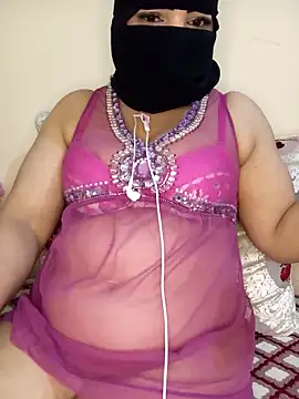 MerriamxHot online show from March 18, 2025, 9:21 pm