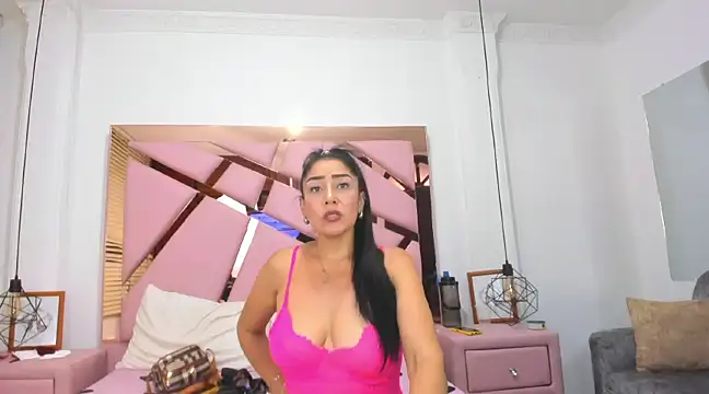 Snapshot of FerANDviki chatting on February 3, 2025, 5:24 pm FerANDviki online show from February 3, 2025, 5:24 pm