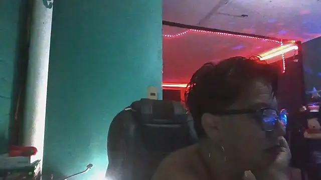 Snapshot of TRISH_MILF chatting on December 13, 2024, 1:37 am TRISH MILF online show from December 13, 2024, 1:37 am