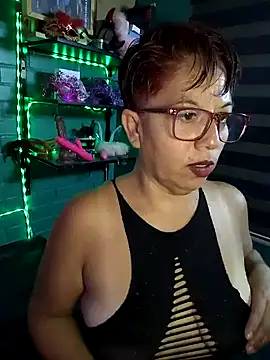 Snapshot of TRISH_MILF chatting on January 6, 2025, 12:59 am TRISH MILF online show from January 6, 2025, 12:59 am