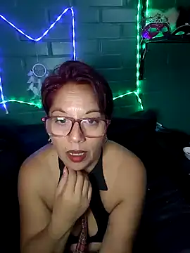 Snapshot of TRISH_MILF chatting on February 5, 2025, 1:04 am TRISH MILF online show from February 5, 2025, 1:04 am