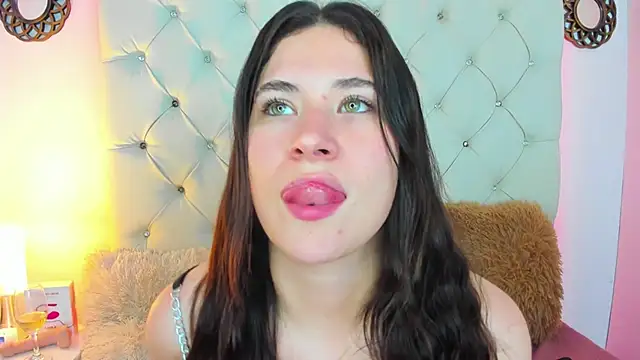 Snapshot of ValeryLovee chatting on January 10, 2025, 10:06 am ValeryLovee online show from January 10, 2025, 10:06 am