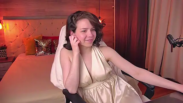 Snapshot of AngellaRoss chatting on March 10, 2025, 6:45 pm AngellaRoss online show from March 10, 2025, 6:45 pm