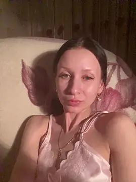 Starry Siren online show from April 6, 2026, 7:15 pm