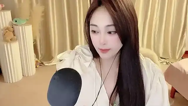 Snapshot of Daisy-77 chatting on February 12, 2025, 5:26 pm Daisy-77 online show from February 12, 2025, 5:26 pm