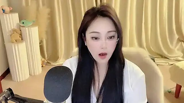 Snapshot of Daisy-77 chatting on March 9, 2025, 8:52 pm Daisy-77 online show from March 9, 2025, 8:52 pm