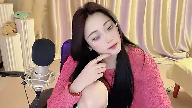 Snapshot of Daisy-77 chatting on March 13, 2025, 6:34 pm Daisy-77 online show from March 13, 2025, 6:34 pm