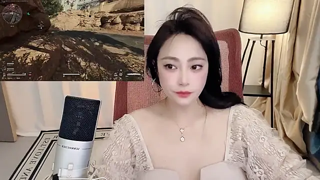 Daisy-77 online show from June 3, 2026, 1:14 pm