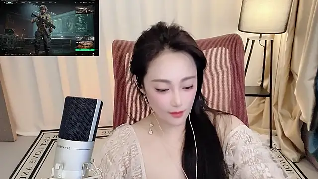Daisy-77 online show from June 3, 2026, 2:33 pm