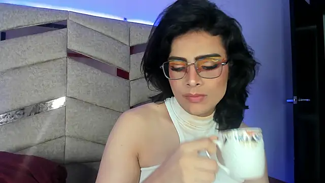 Snapshot of Eterea_blow chatting on February 8, 2025, 9:13 am Eterea blow online show from February 8, 2025, 9:13 am