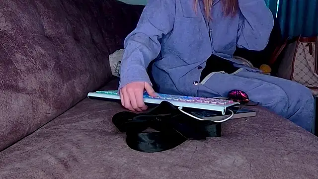 Snapshot of AgnesMillerS chatting on December 18, 2024, 3:04 am AgnesMillerS online show from December 18, 2024, 3:04 am