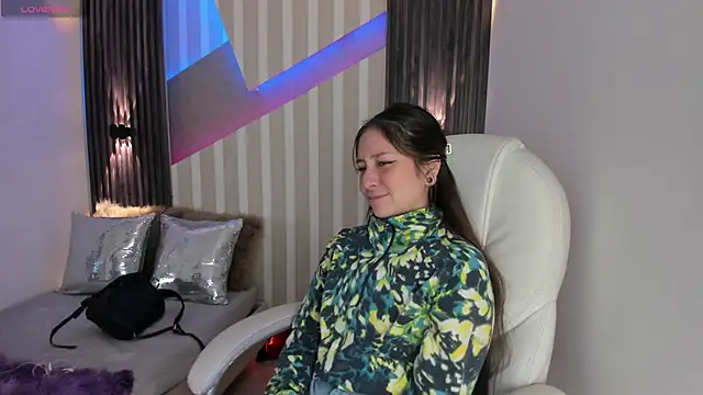 Snapshot of emily_layton chatting on January 28, 2025, 2:31 pm emily layton online show from January 28, 2025, 2:31 pm