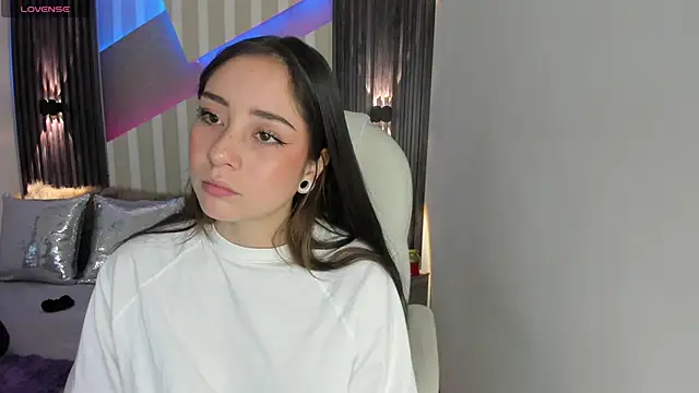 Snapshot of emily_layton chatting on January 29, 2025, 2:32 pm emily layton online show from January 29, 2025, 2:32 pm