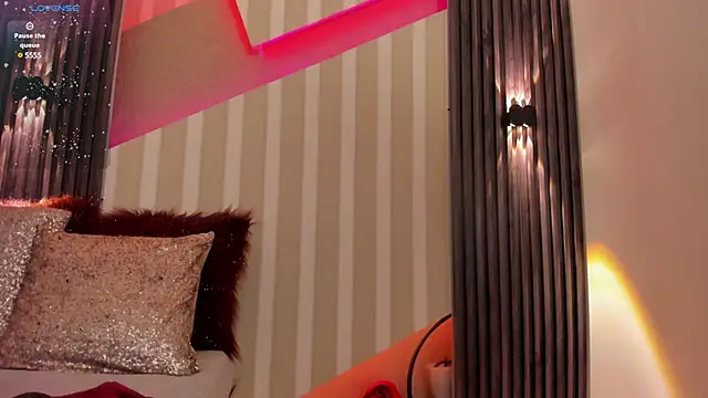 Snapshot of emily_layton chatting on March 22, 2025, 4:04 pm emily layton online show from March 22, 2025, 4:04 pm