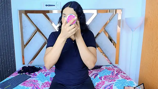 Snapshot of Alison_Chan_ chatting on October 23, 2025, 3:00 pm Alison Chan online show from October 23, 2025, 3:00 pm