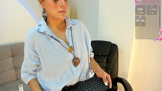 Ada Monroe10 online show from September 24, 2025, 1:03 pm