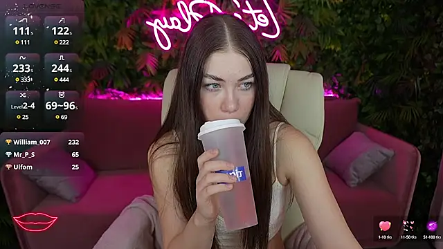 Snapshot of Sunny_Sweety chatting on February 28, 2025, 4:10 am Sunny Sweety online show from February 28, 2025, 4:10 am