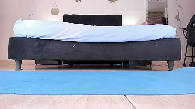 RileySkye online show from March 21, 2025, 9:45 pm