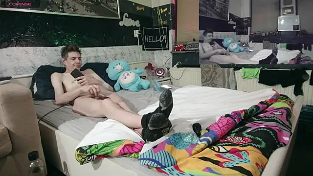 Doggyray44 online show from March 9, 2025, 4:27 am