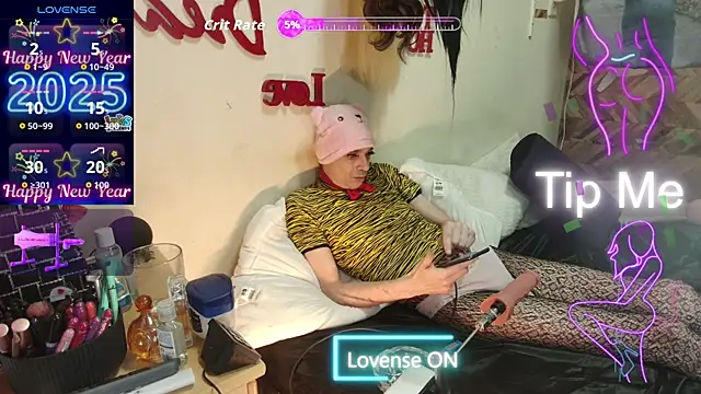 Doggyray44 online show from November 30, 2025, 4:00 pm