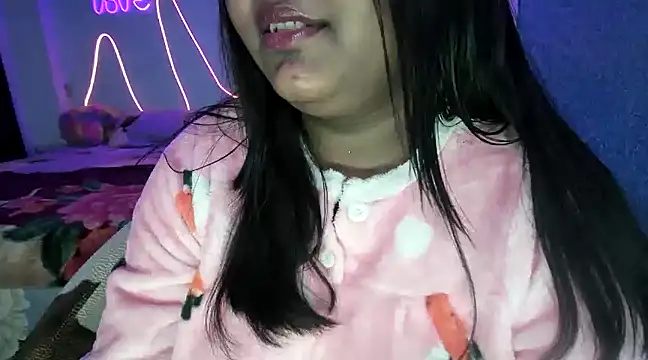 Snapshot of expression_queen chatting on December 3, 2024, 5:23 pm expression queen online show from December 3, 2024, 5:23 pm