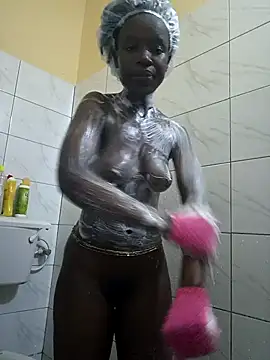 Juicylittle slute online show from October 17, 2025, 6:49 am