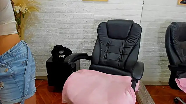 Aisha 09 online show from March 14, 2025, 3:14 pm