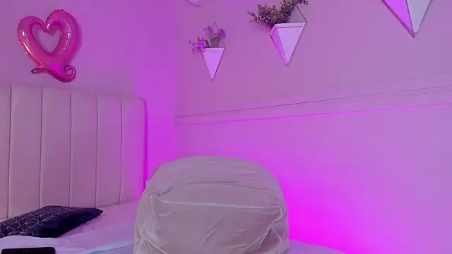  bianca 18 online show from February 28, 2025, 6:31 pm