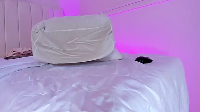  bianca 18 online show from March 9, 2025, 6:21 pm