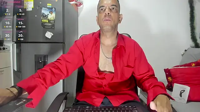 Snapshot of latinmartin73 chatting on December 28, 2024, 1:08 am latinmartin73 online show from December 28, 2024, 1:08 am