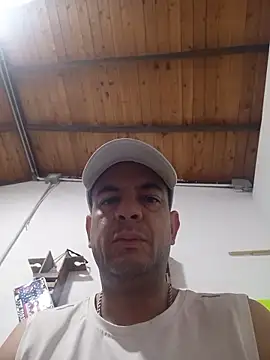 latinmartin73 online show from October 26, 2025, 1:28 pm