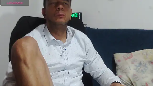 latinmartin73 online show from May 12, 2026, 11:46 pm