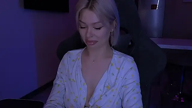 Sasha Mason online show from November 5, 2025, 2:11 am