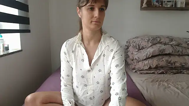 jennifer11772 online show from January 14, 2026, 12:11 pm