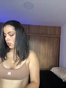 Snapshot of DakotaShelby chatting on December 29, 2024, 10:14 pm DakotaShelby online show from December 29, 2024, 10:14 pm