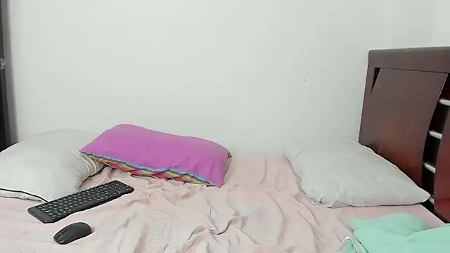 Snapshot of ashvsterry chatting on December 15, 2024, 6:18 am ashvsterry online show from December 15, 2024, 6:18 am