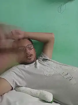 Andresguz35 online show from November 17, 2025, 3:12 am