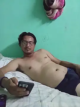 Andresguz35 online show from December 14, 2025, 4:29 am