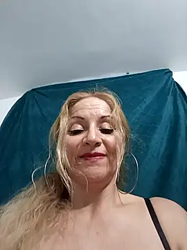 Snapshot of Fenix_528 chatting on December 12, 2024, 11:29 am Fenix 528 online show from December 12, 2024, 11:29 am