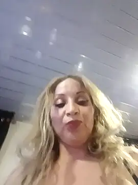 Snapshot of Fenix_528 chatting on January 8, 2025, 3:08 am Fenix 528 online show from January 8, 2025, 3:08 am