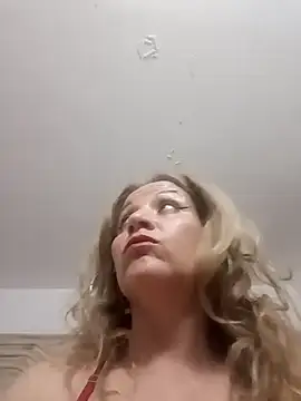 Snapshot of Fenix_528 chatting on September 27, 2025, 4:01 pm Fenix 528 online show from September 27, 2025, 4:01 pm